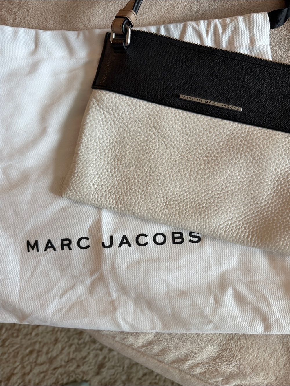 Marc Jacobs Pebbled Leather Crossbody Wristlet in Black & Cream
